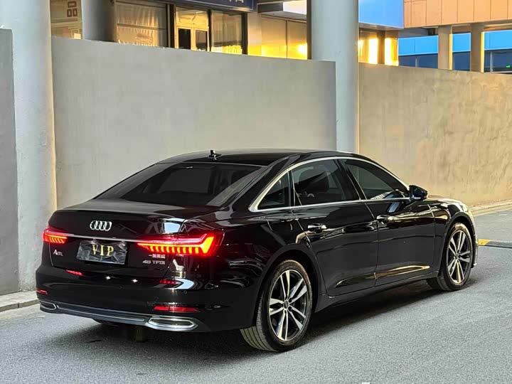 Фото 7 - Audi A6L