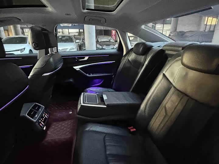 Фото 9 - Audi A6L