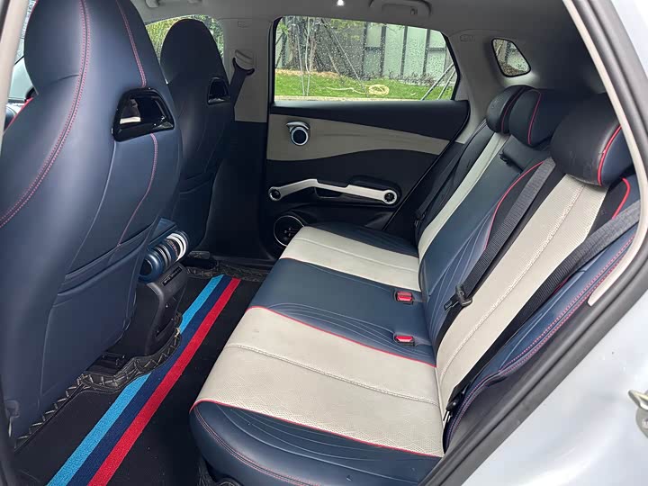 Фото 6 - BYD Yuan Plus