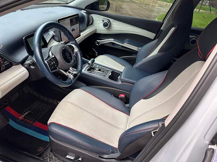 Фото 8 - BYD Yuan Plus