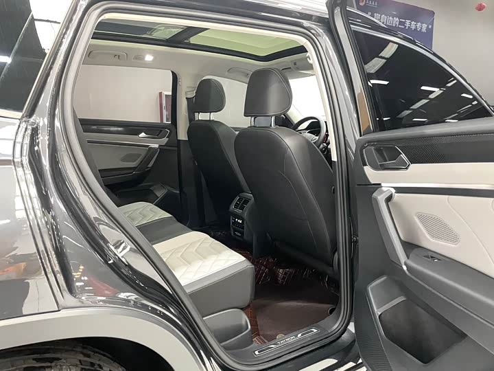 Фото 11 - Volkswagen Tayron