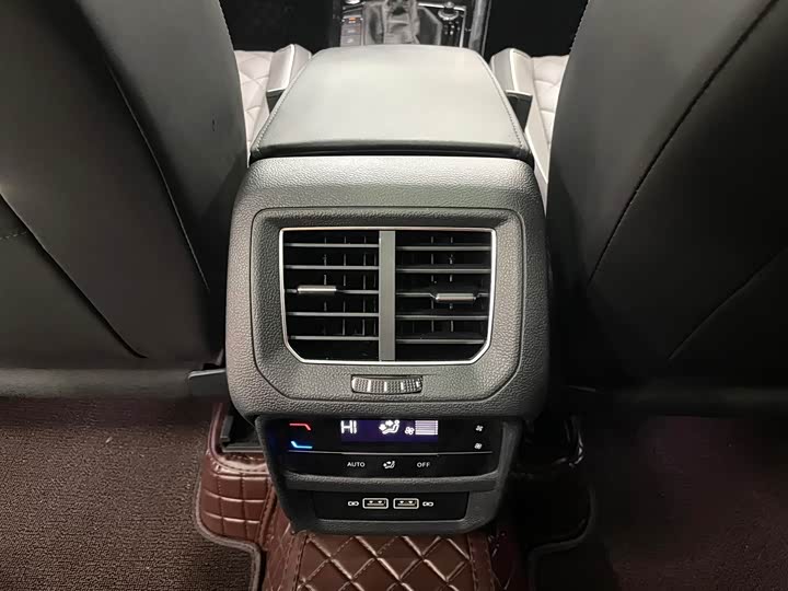 Фото 14 - Volkswagen Tayron