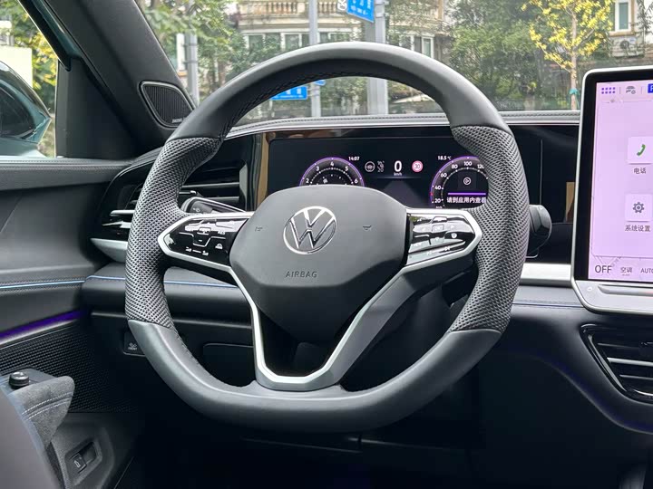 Фото 17 - Volkswagen Passat