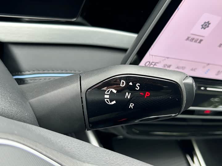 Фото 18 - Volkswagen Passat