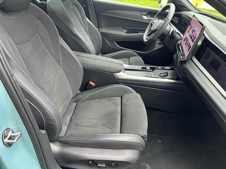 Фото 22 - Volkswagen Passat