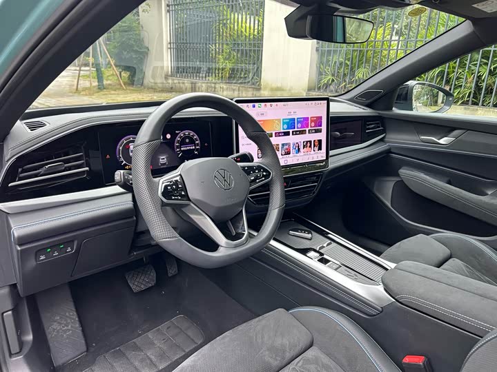 Фото 26 - Volkswagen Passat