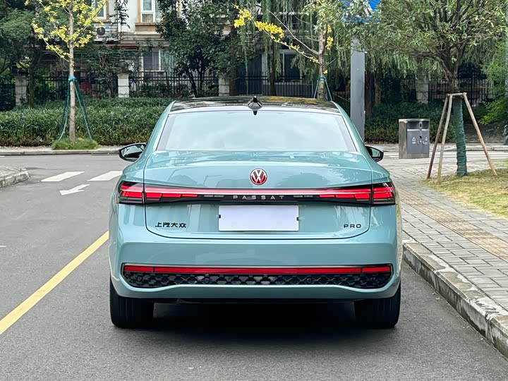 Фото 8 - Volkswagen Passat