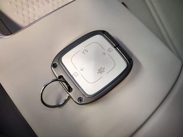 Фото 9 - Zeekr X