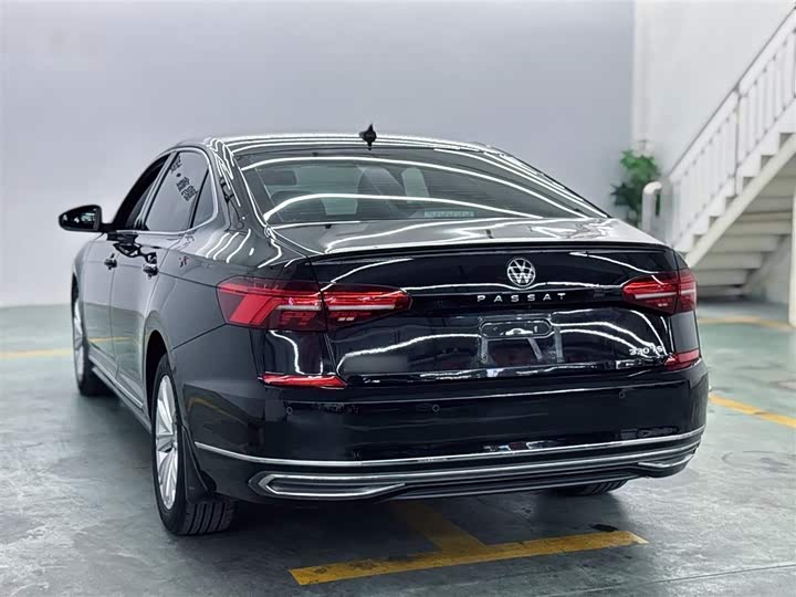 Фото 11 - Volkswagen Passat