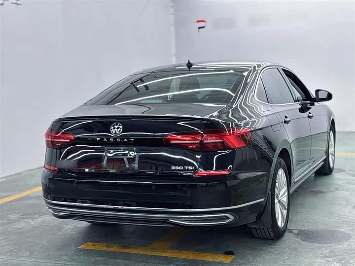 Фото 13 - Volkswagen Passat