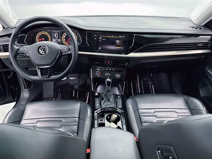 Фото 15 - Volkswagen Passat