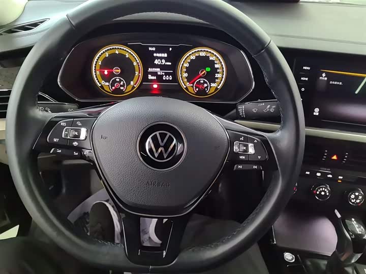 Фото 4 - Volkswagen Passat