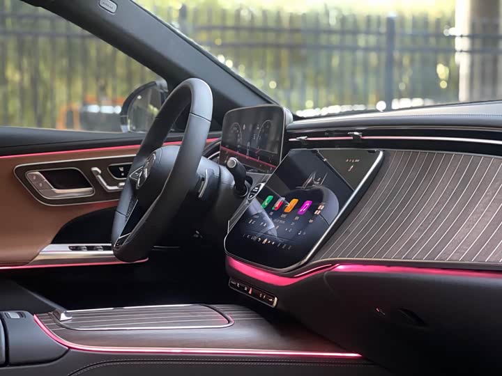 Фото 6 - Mercedes-Benz E-Class