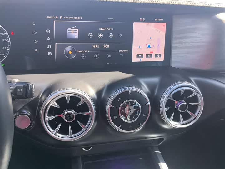 Фото 13 - Tank 300