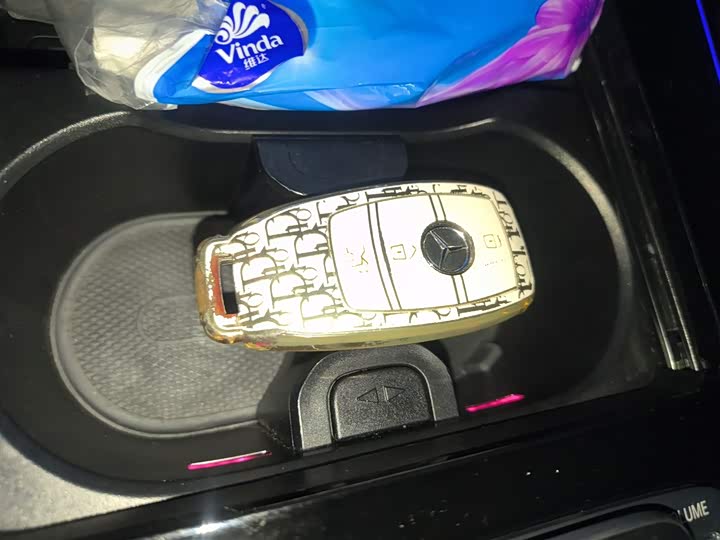 Фото 10 - Mercedes-Benz EQA