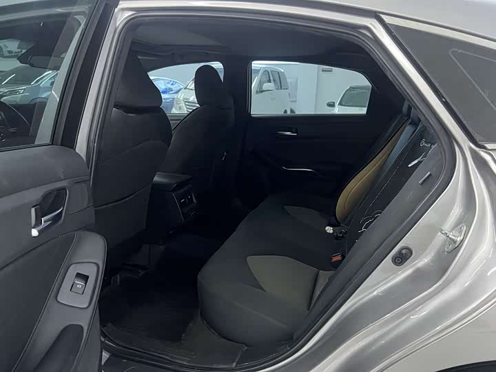 Фото 8 - Toyota Avalon