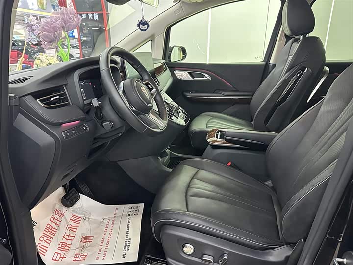 Фото 7 - Hongqi HQ9 Hybrid