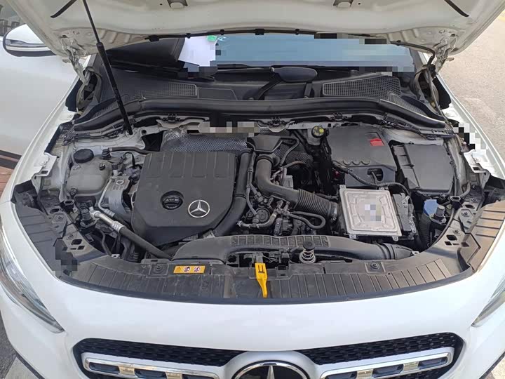 Фото 11 - Mercedes-Benz GLA-Class