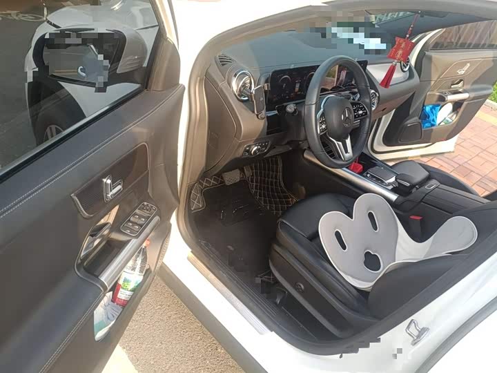 Фото 14 - Mercedes-Benz GLA-Class