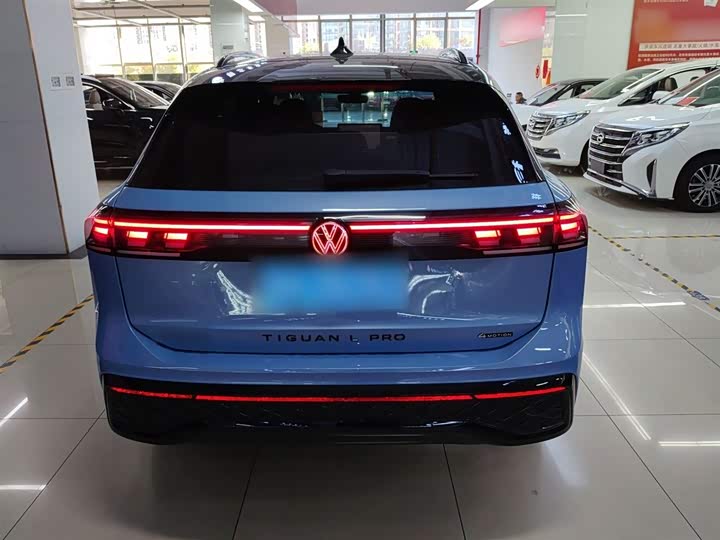 Фото 6 - Volkswagen Tiguan L Pro