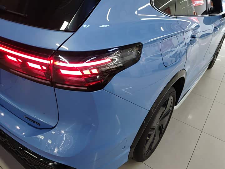 Фото 8 - Volkswagen Tiguan L Pro