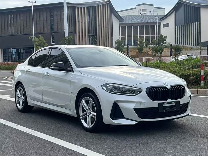 Фото 3 - BMW 1 Series