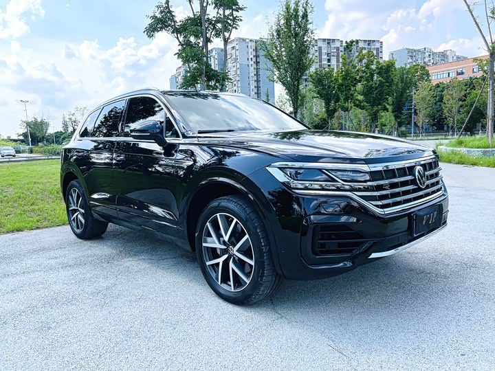 Фото 3 - Volkswagen Touareg