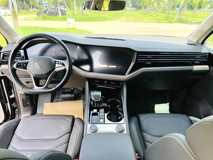 Фото 5 - Volkswagen Touareg