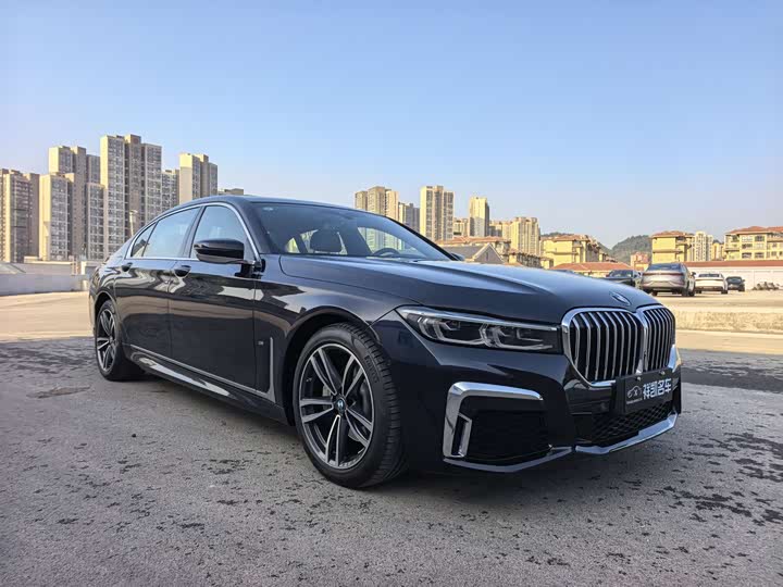 Фото 2 - BMW 7 Series