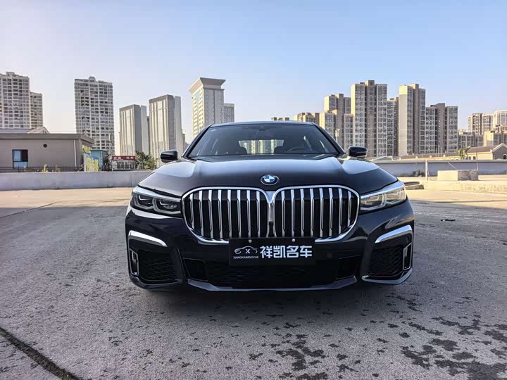 Фото 3 - BMW 7 Series