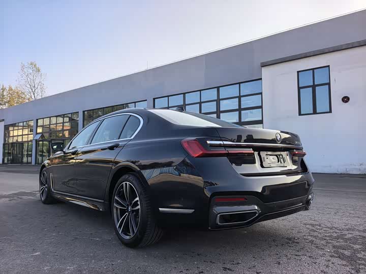 Фото 6 - BMW 7 Series
