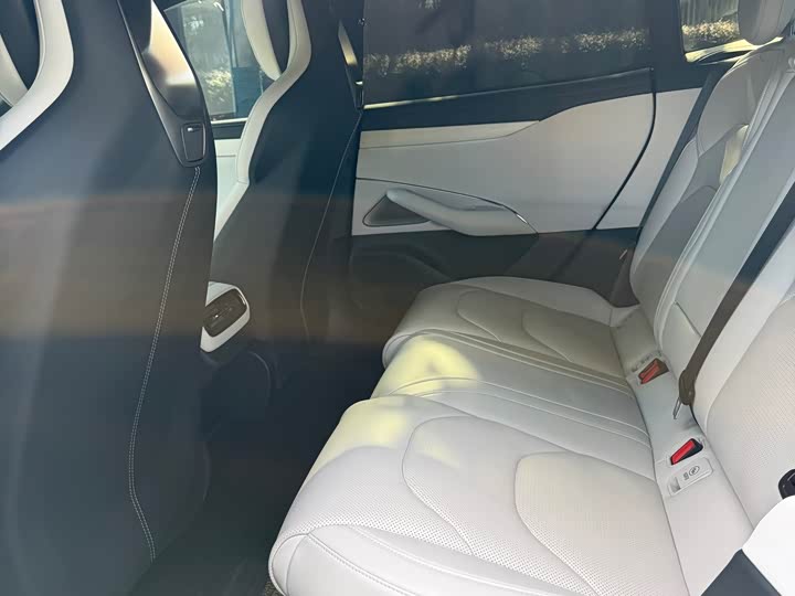 Фото 8 - Xiaomi SU7