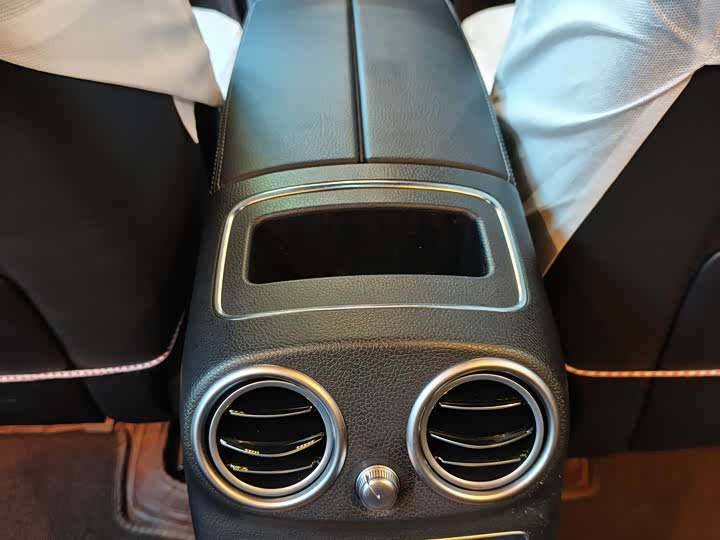 Фото 16 - Mercedes-Benz GLC-Class