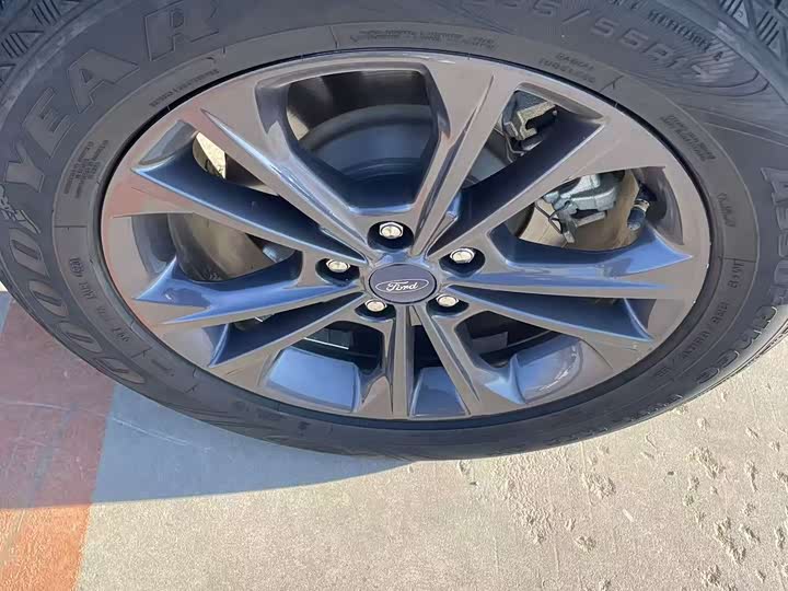 Фото 12 - Ford Escape (Kuga)