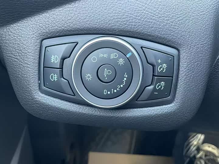 Фото 19 - Ford Escape (Kuga)