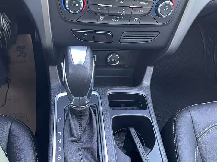 Фото 22 - Ford Escape (Kuga)