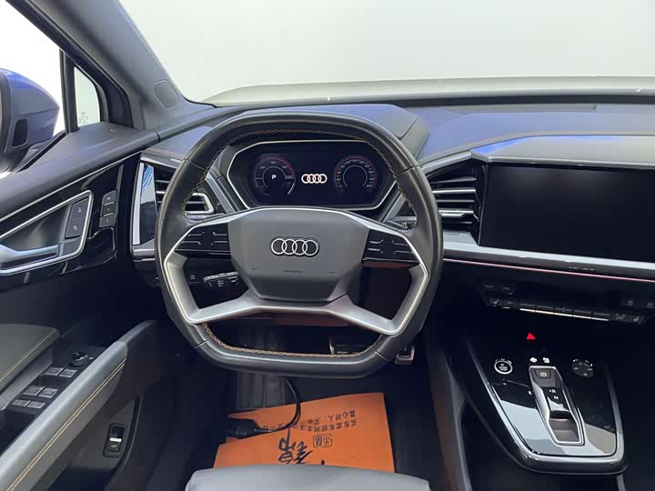 Фото 10 - Audi Q4 e-tron