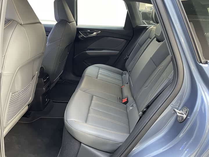 Фото 8 - Audi Q4 e-tron