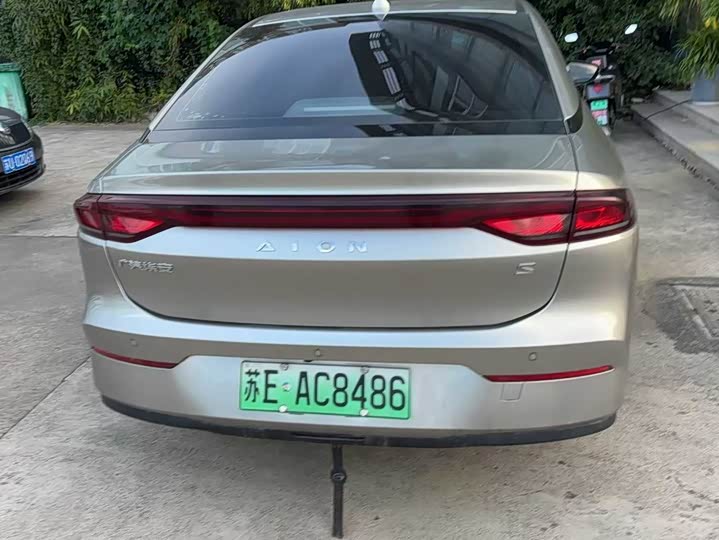 Фото 2 - GAC Aion S