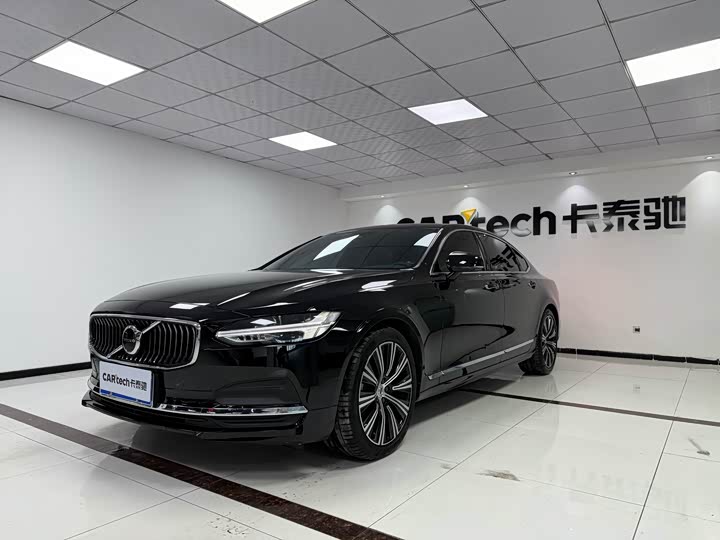 Фото 1 - Volvo S90