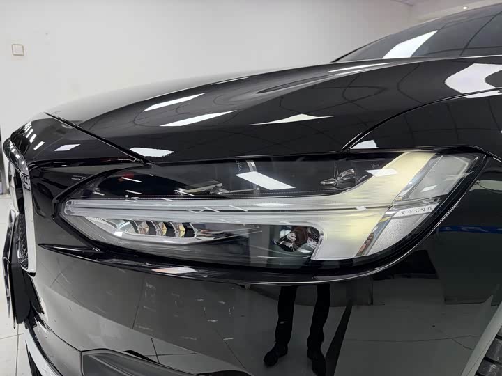 Фото 13 - Volvo S90