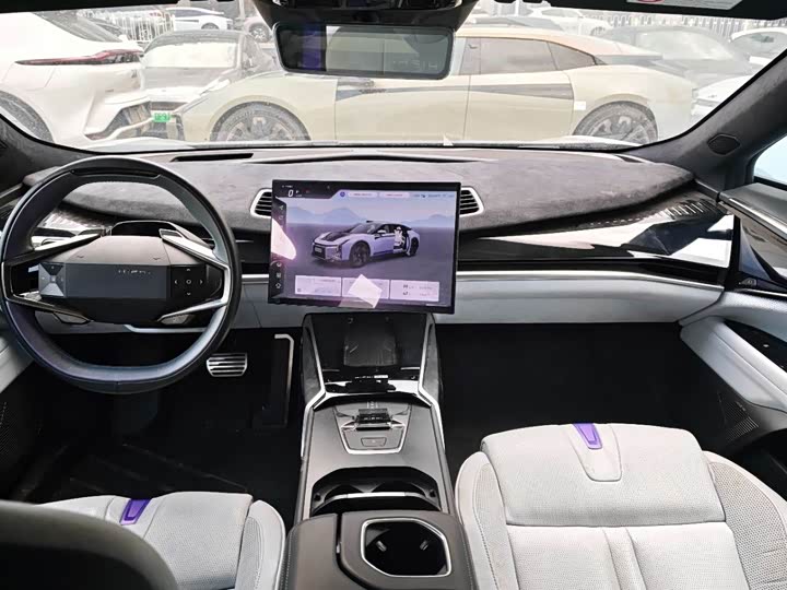 Фото 4 - HiPhi Z