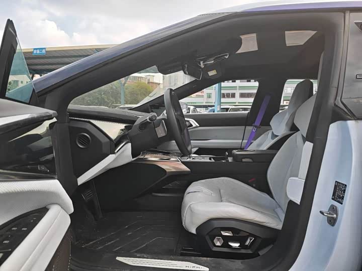 Фото 5 - HiPhi Z