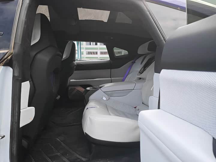 Фото 6 - HiPhi Z