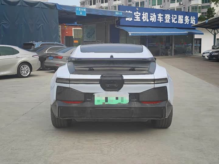 Фото 8 - HiPhi Z