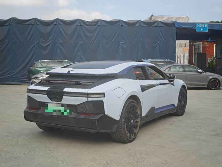 Фото 9 - HiPhi Z