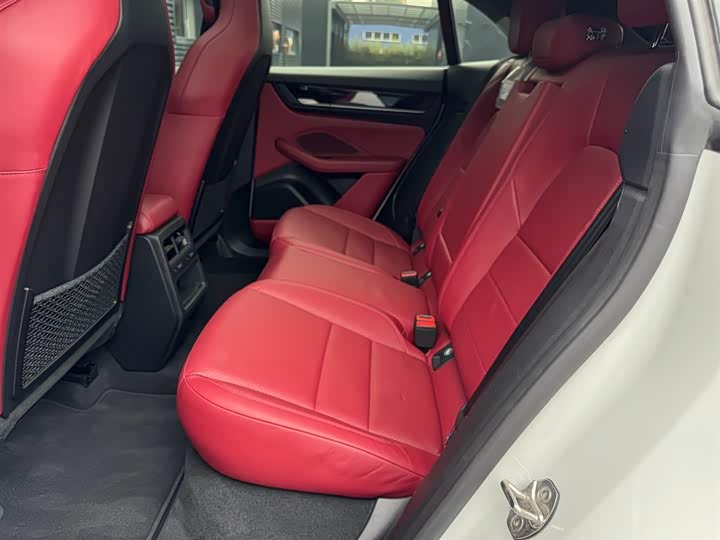 Фото 7 - Porsche Macan EV