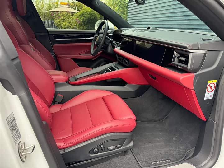 Фото 9 - Porsche Macan EV