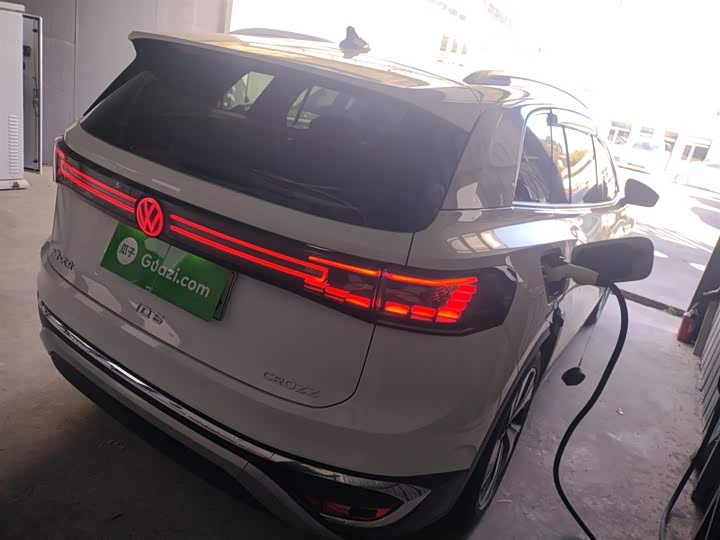 Фото 7 - Volkswagen ID.6 Crozz