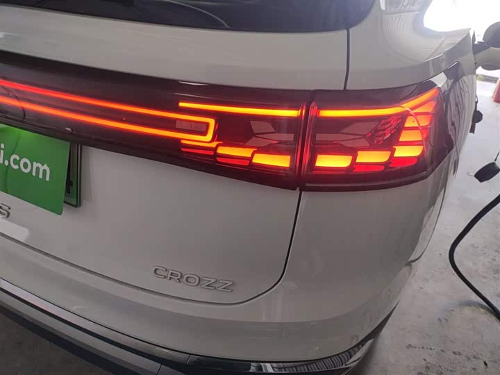 Фото 8 - Volkswagen ID.6 Crozz